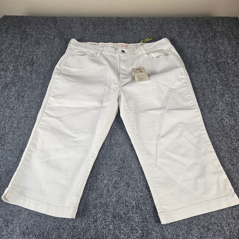 Levis 515 Capri Jeans Womens 16 White Regular Fit Low Rise‎ Sits Below Waist NEW